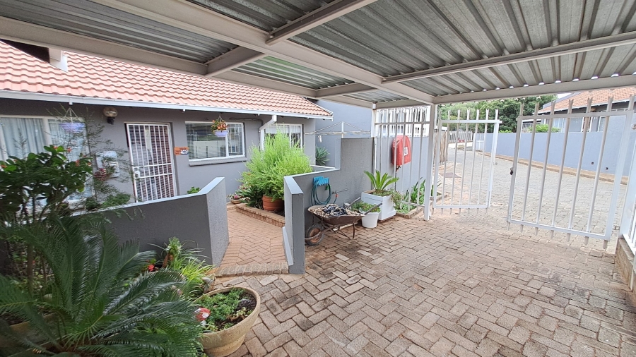 3 Bedroom Property for Sale in Langenhovenpark Free State